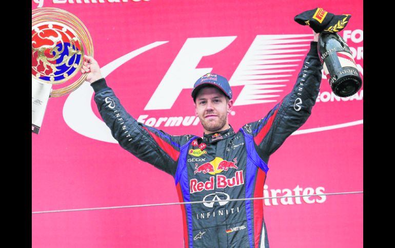 Sebastian Vettel festeja su victoria en el Gran Premio de Corea del Sur. EFE /