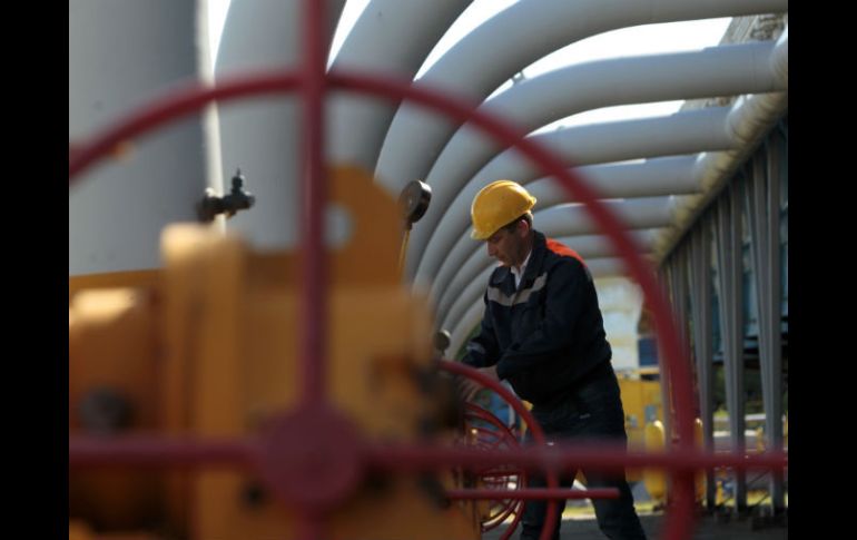 Naftogaz, de Ucrania, busca un acuerdo provisional que garantice el gas por lo menos hasta el fnal del primer trimestre de 2016. AP / S. Chuzavkov