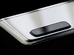 El Galaxy Fold se despliega en una pantalla de 7.3 pulgadas para servir como teléfono inteligente y tableta. ESPECIAL / Samsung Mobile