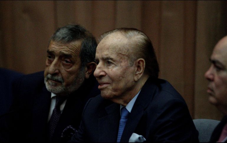 Fotografía de archivo del 28 de febrero de 2019 que muestra al ex presidente Carlos Menem (1989-1999), durante una audiencia en Buenos Aires. EFE/A. Pereira