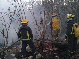 Hacia las 21:30 horas se informó que el incendio había sido contenido con el apoyo de una motobomba y una pipa Cortesía / Protección Civil y Bomberos Zapopan