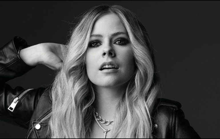 Lavigne explica que esta nueva producción musical se trata de una superación que marca un nuevo inicio en su vida. INSTAGRAM / avrillavigne