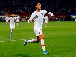 Cristiano Ronaldo marcó su gol 89 en partidos internacionales vistiendo la playera de la Selección de Portugal. AFP/P. Milosavljevic