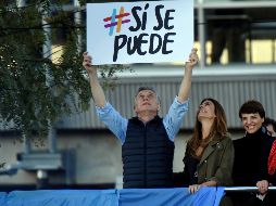 El presidente Mauricio Macri (c) participa en una marcha por el 