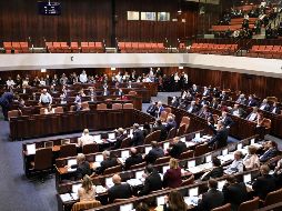 Los diputados israelíes discuten una serie de enmiendas para definir las reglas de las elecciones. AFP/G. Tibbon
