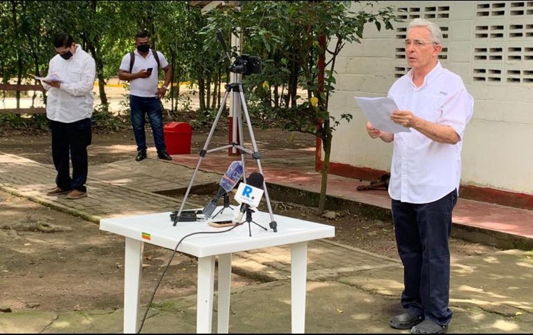 Álvaro Uribe permanece en su hacienda “El Ubérrimo”. EFE