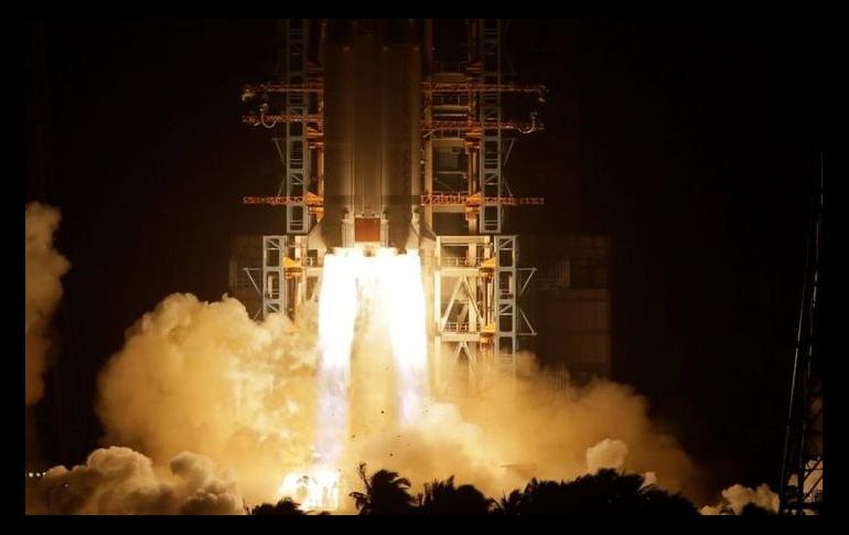 La sonda Chang'e-5 despegó este martes en un cohete Larga Marcha 5 a las 4:30 hora local. REUTERS