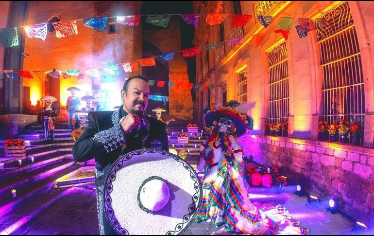 En el concierto online, que inició a las 20:00 horas, se enalteció el folklore y las costumbres mexicanas del Día de Muertos. INSTAGRAM / @pepeaguilar_oficial