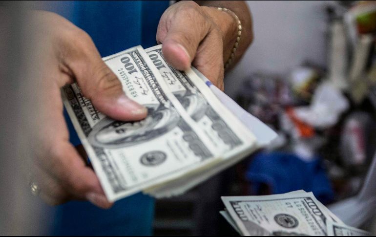 CONTROVERSIA. La reforma obligará al banco central a comprar los dólares que no puedan ser repatriados a su país de origen. EL INFORMADOR/ARCHIVO