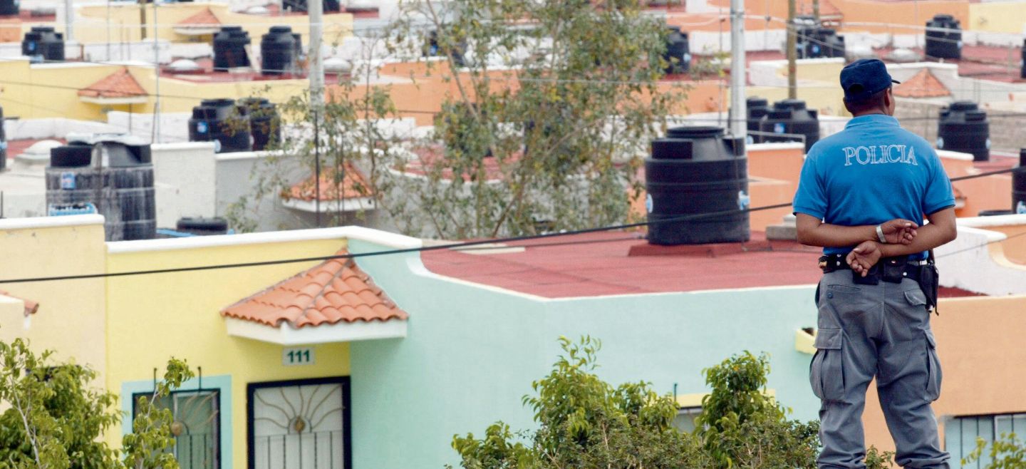 EMBARGOS. El mes pasado,  vecinos de Santa Fe  en  Tlajomulco denunciaron que los estaban desalojando de sus viviendas por no pagar al Infonavit.