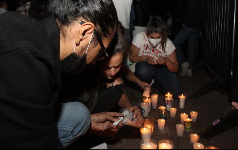 Los familiares de las víctimas y colectivos se manifestaron este domingo en la Glorieta de Las y Los Desaparecidas y afuera de Casa Jalisco. EL INFORMADOR / G. Gallo