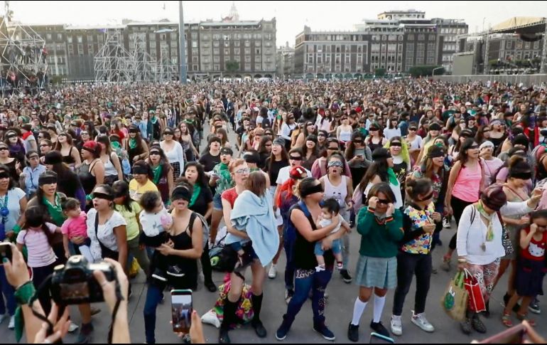 Mujeres protestan ante la ola de violencia que se vive en México. ESPECIAL