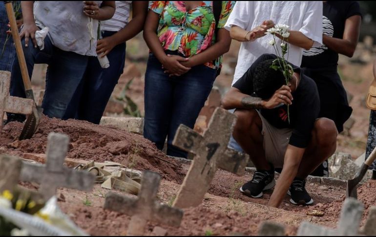 Casi un tercio de las muertes reportadas este jueves ocurrieron en Sao Paulo. EFE/A. Lacerda