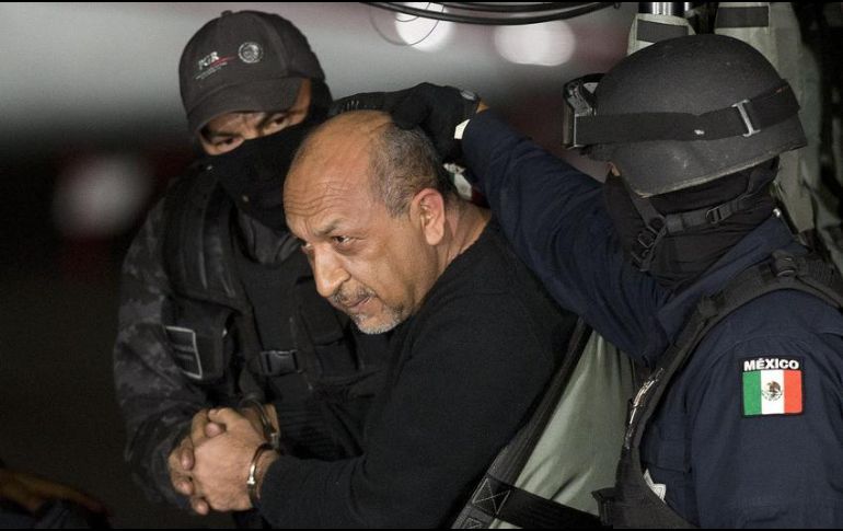 En febrero de 2015, el capo michoacano fue detenido por elementos de la Policía Federal en Morelia. AP/ARCHIVO