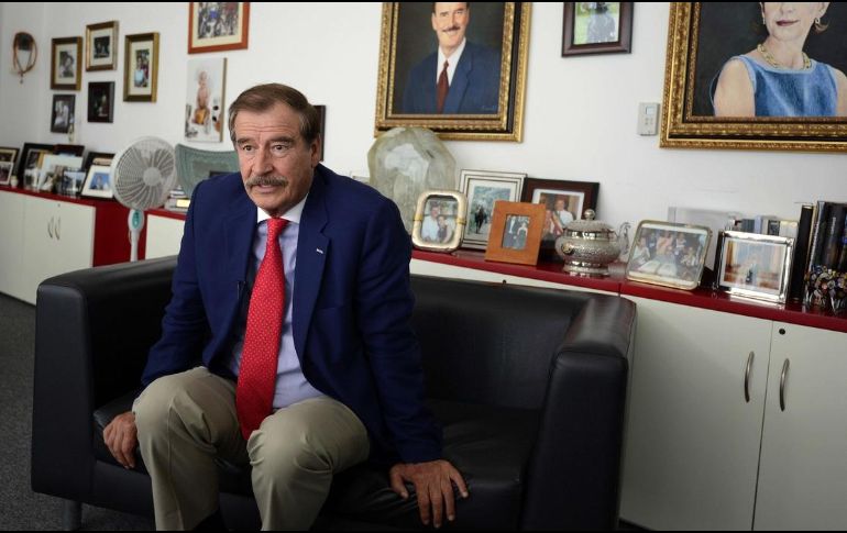 Vicente Fox criticó en Twitter el señalamiento de periodistas en la mañanera de AMLO. AFP/ARCHIVO