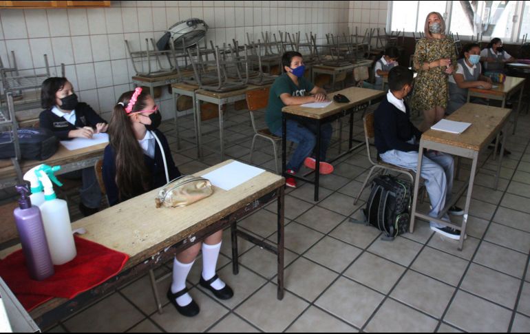 Desde el inicio del actual ciclo escolar, en Jalisco se implementa un modelo híbrido que permite tomar clases presenciales o a distancia. XINHUA/ARCHIVO