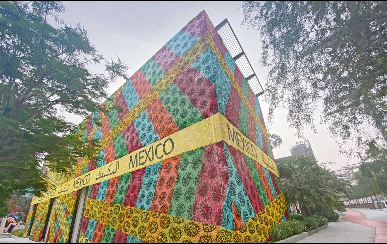 Manto titulado “Tejedoras de lazos”, el cual cubre el pabellón de México en la Expo Universal de Dubái 2020. ESPECIAL