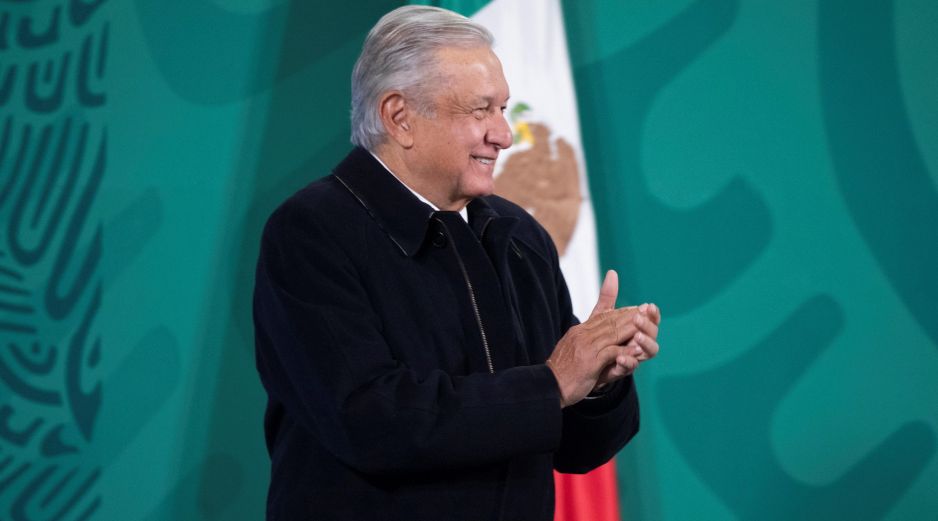 López Obrador felicitó hoy al boxeador Saúl 