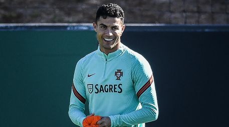 Cristiano Ronaldo. El astro portugués podría sumarse al listado histórico de jugadores con participación en cinco Copas del Mundo. AFP