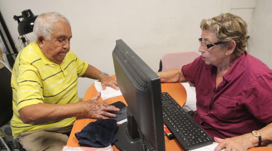 Las personas mayores de 60 años pueden tramitar su credencial del INAPAM para recibir muchos beneficios. EL INFORMADOR / ARCHIVO