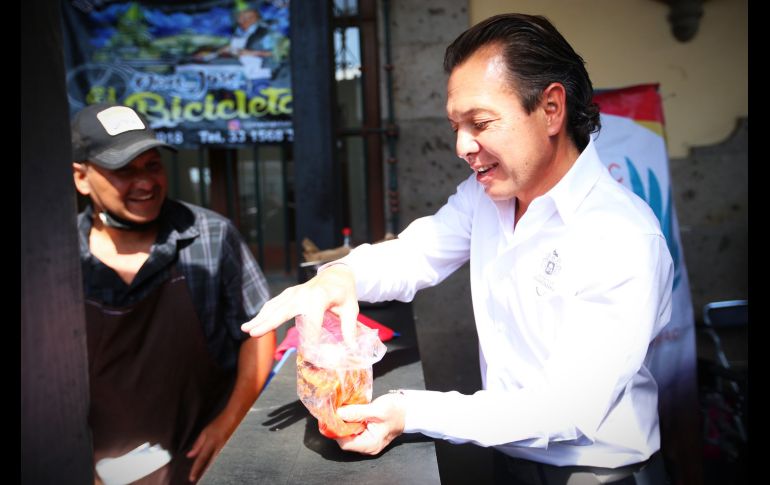 El alcalde Pablo Lemus invitó a los asistentes a impulsar la recuperación de la ciudad con base a su cultura y su gastronomía. ESPECIAL