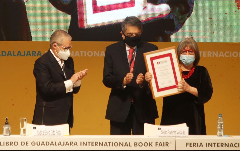 En el arranque de la edición 35 de la Feria Internacional del Libro de Guadalajara, Diamela Eltit recibió el Premio FIL de Literatura en Lenguas Romances. EL INFORMADOR/A. Camacho