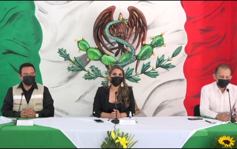 La polémica se generó en un evento de la gobernadora Evelyn Salgado, al presentar una Bandera Mexicana que presentaba al águila viendo de frente y con la serpiente dibujando una letra 