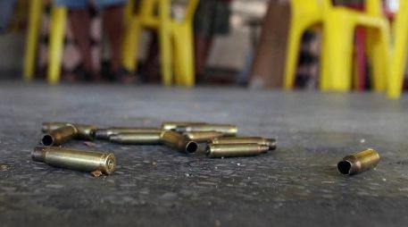 Las balas perdidas por los festejos del Año Nuevo provocaron daños en varias viviendas. EFE/ARCHIVO