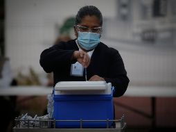 Luego del retraso por el clima en Estados Unidos, ayer lunes arribó a Jalisco la entrega de vacunas contra COVID-19 para proteger con dosis de refuerzo al personal docente del sector público y privado. EL INFORMADOR / ARCHIVO