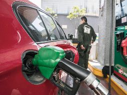 Señalan que las autoridades de Pemex comentaron que el problema también es evidente en la falta de pipas para el traslado del combustible. SUN / ARCHIVO