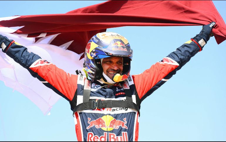 El qatarí certificó su cuarto Rally Dakar en la categoría de autos, tras los logrados en 2011, 2015, 2019, superando en la general por 27:46 al francés Sebastien Loeb y en 1:1:13 al piloto local Yazeed Al Rajhi. AFP / F. Fife