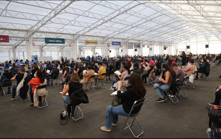 Un total de 300 personas participaron en la logística en el CCU. ESPECIAL/UdeG