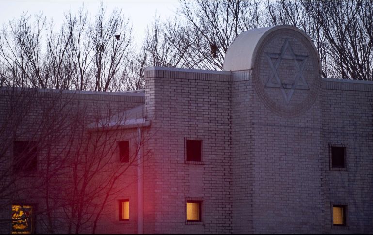 COLLEYVILLE. Un ciudadano irrumpió durante el fin de semana en la sinagoga con una pistola y tomó como rehenes a cuatro personas durante más de 10 horas. AFP
