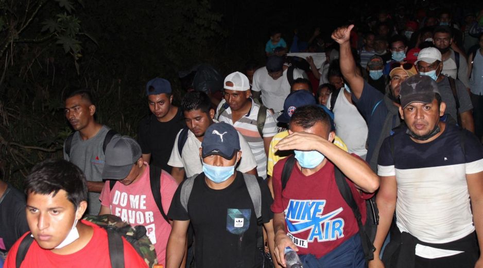 Los detenidos fueron trasladados en autobuses a sedes migratorias de Chiapas. EFE/J. Blanco