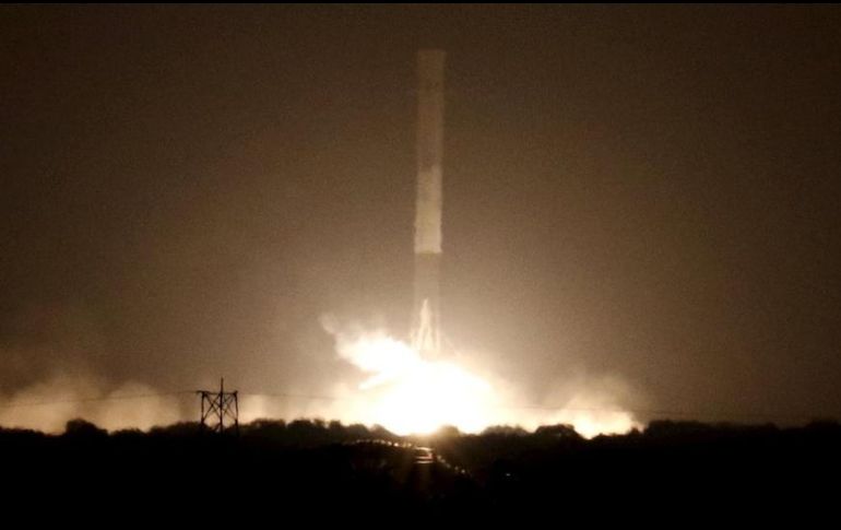 Un cohete Falcon 9 de SpaceX fue lanzado desde Florida en 2015. REUTERS