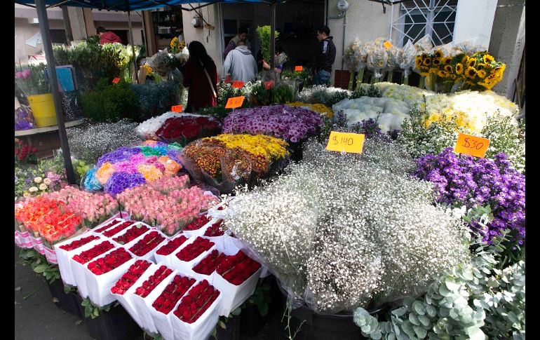 Comentan que algunos arreglos de flores subieron hasta 800 pesos cuando en una temporada normal se venden en 400. EL INFORMADOR/G. Gallo