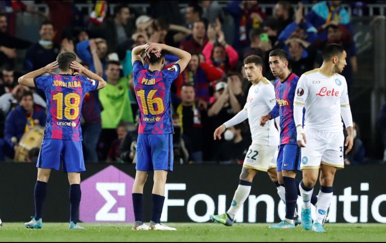 El Barça volvió a mostrar sus problemas de pegada estrellándose una y otra vez en la buena defensa del equipo napolitano. EFE/A. Estévez