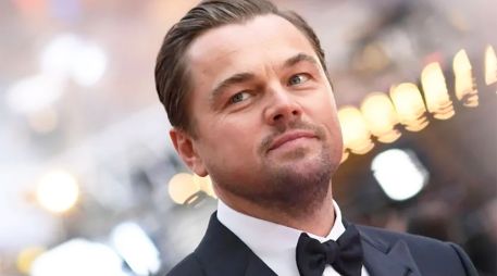 Leonardo DiCaprio hizo la mejor oferta en una subasta de 2015 por un bolso Chanel que regaló a su madre. AFP/ARCHIVO