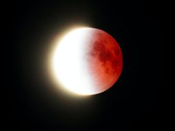 Los días 15 y 16 de mayo habrá eclipse lunar. ESPECIAL/Photo by Paul Gilmore on Unsplash.