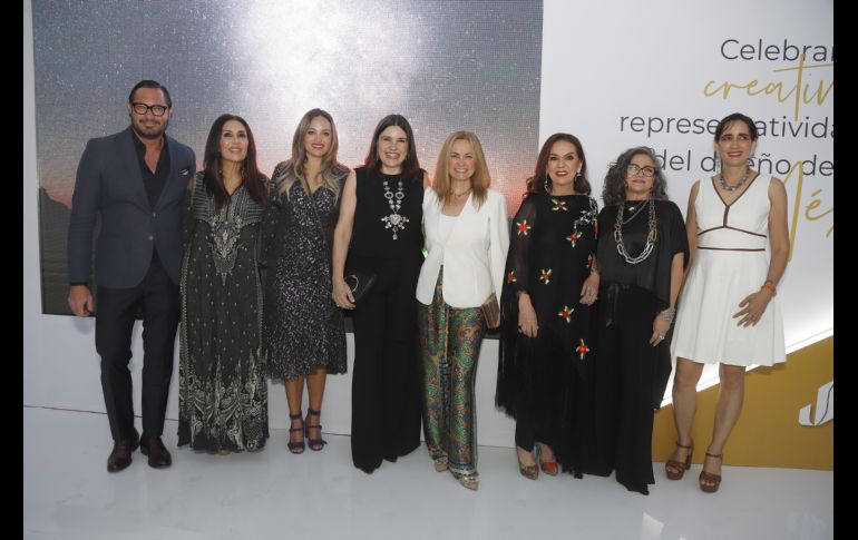 Yuri Zataraín, Geraldina Herrera, Angélica Ontiveros, Gabriela Sánchez, Yoli Sánchez, Leticia Llera, Edith Bravata y Rosana Sánchez.