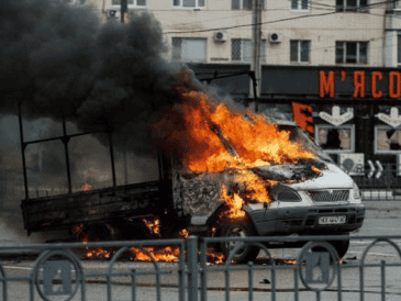 Mueren nueve personas tras bombardeos en la ciudad de Járkov, Ucrania. EFE/Esteban Biba