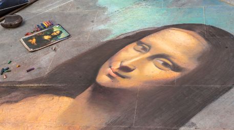 La Gioconda, uno de los cuadros más famosos de Leonardo Da Vinci, ha sufrido diferentes ataques a lo largo de sus 500 años de historia, el último de ellos lugar el domingo pasado en las instalaciones del Louvre. Getty Images iStock/Gargolas