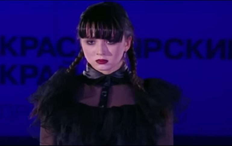 Kamila Valieva se caracterizó de Merlina Adams. Especial