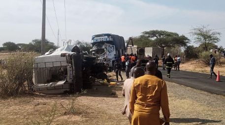 De acuerdo con un testigo, el autobús se había desviado para esquivar a un burro, lo que ocasionó el accidente. AFP/O. Diop