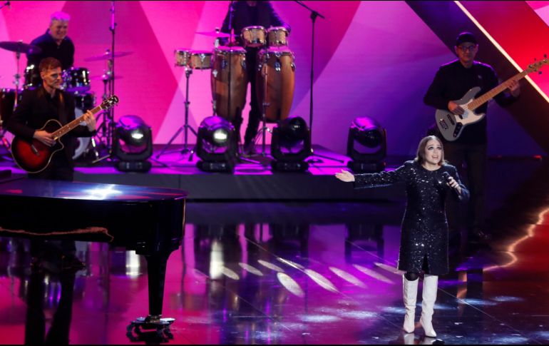 Natalia Lafourcade. La cantante mexicana interpretó el tema “Por qué te vas”. EFE/J. Vidal
