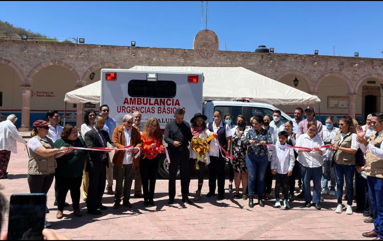Detallan que la ambulancia entregada está equipada conforme a la Norma Oficial Mexicana e implicó una inversión de dos millones 300 mil pesos. ESPECIAL