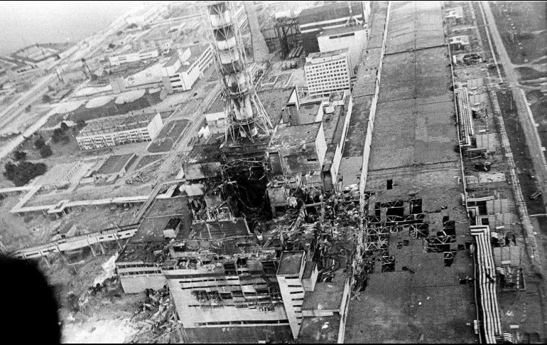 El 26 de abril de 1986 una explosión destruyó el cuarto reactor de la planta y liberó grandes cantidades de material radioactivo a la atmósfera. AP / ARCHIVO