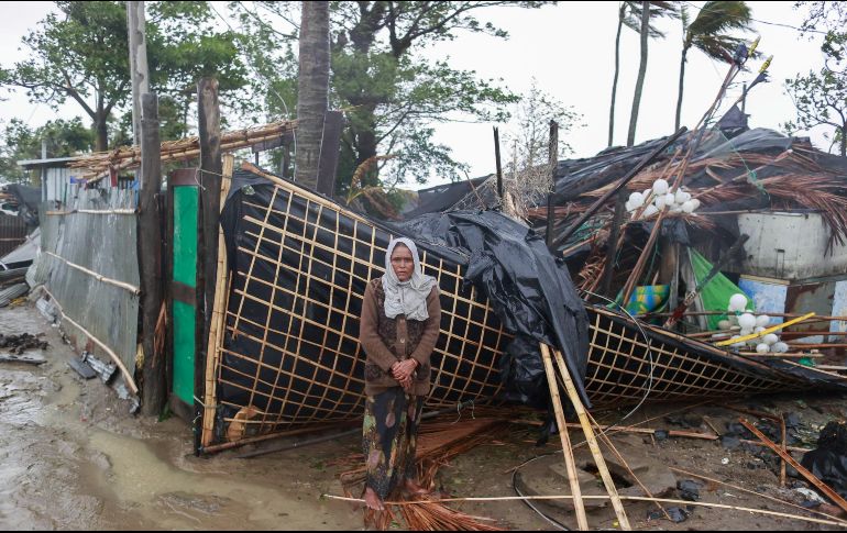 La pequeña isla bangladesí de San Martín, en la Bahía de Bengala, fue la más afectada. EFE/STR