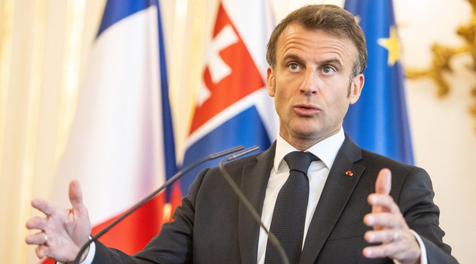 El presidente Emmanuel Macron, busca prolongar la vida de los 46 reactores nucleares que son responsables del 70 % de la electricidad francesa. EFE