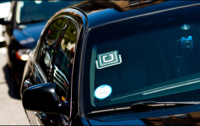 Uber manifestó que está abierta a dialogar con las autoridades para avanzar hacia una regulación en beneficio de la movilidad y la economía local. EFE/Archivo